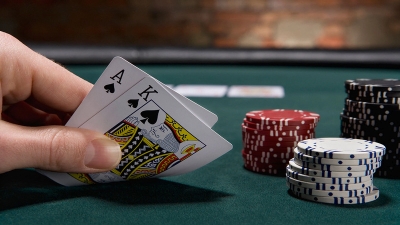 Poker - Tựa game bài đỉnh cao kết hợp chiến thuật và may mắn 2 Poker 1 1